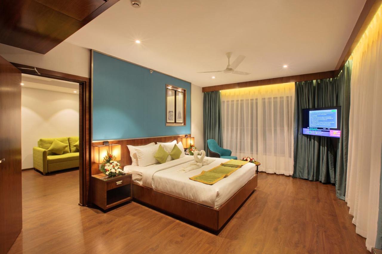 Hotel Ceasar Palace Thodupuzha Exterior photo